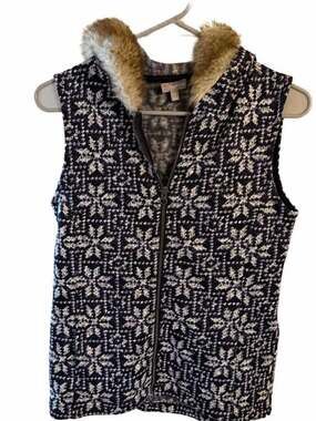 Talbots Women Blue and White Snowflake Knit Zip-Up Vest w/Faux Fur Hood Trim XS